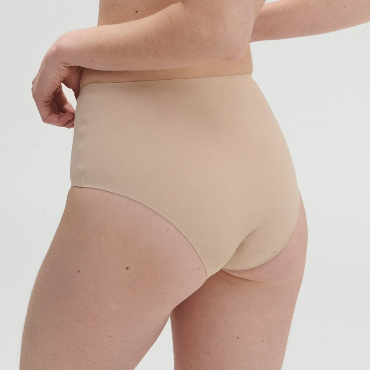 Essentiel High Waist Control Brief