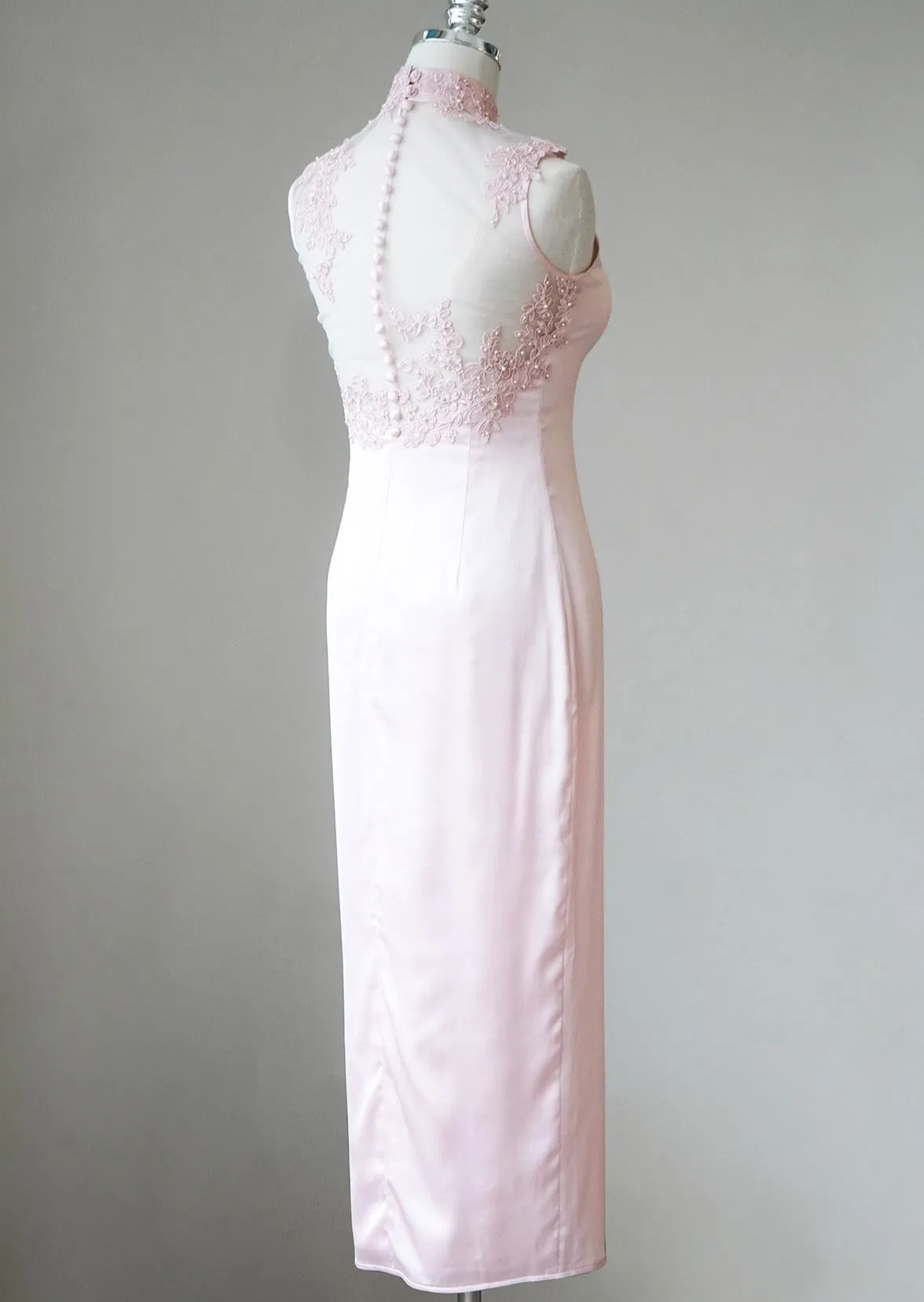 Peony Sleeveless Lace Qipao