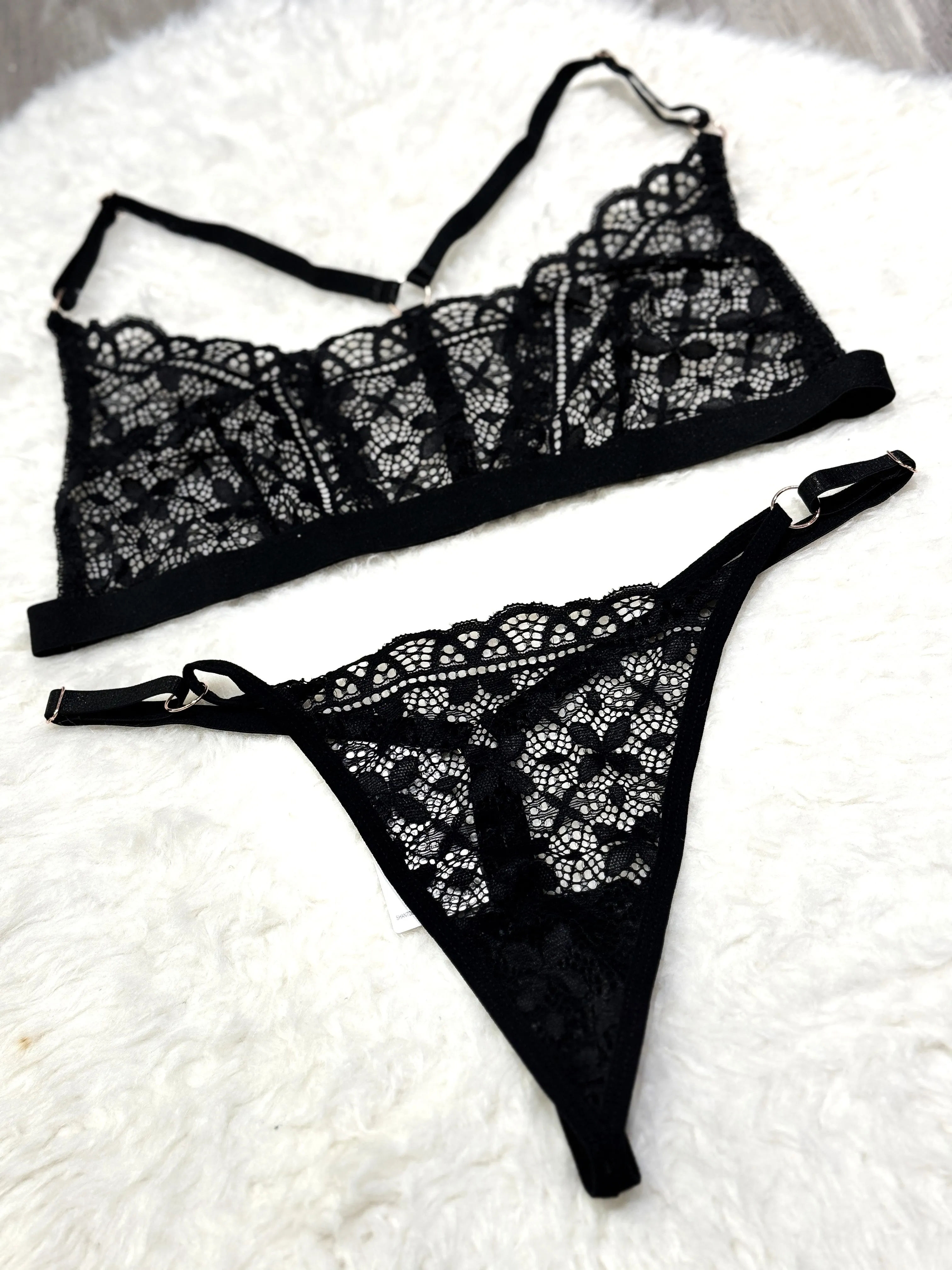 Sajiero Temple Flowers Embroidery Bikini